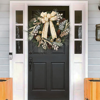 Couronne de Noël 16 pouces avec boules, fleurs artificielles, baies et pommes de pin pour décoration murale