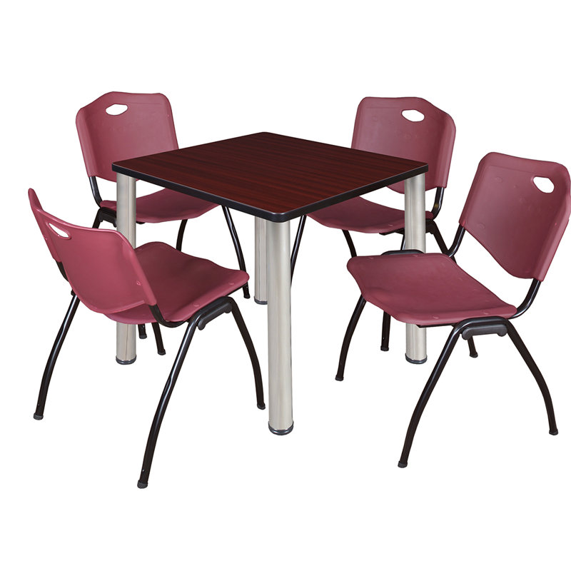 Plateau de table Kee Square, 4 chaises empilables, H 42 po x l 29 po x P 29 po, Chrome, Acajou