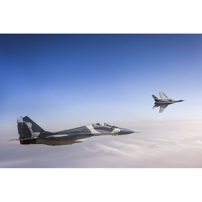 Avions de chasse MIG-29 en vol au-dessus des nuages par Guvendemir, H 24 po x l 36 po