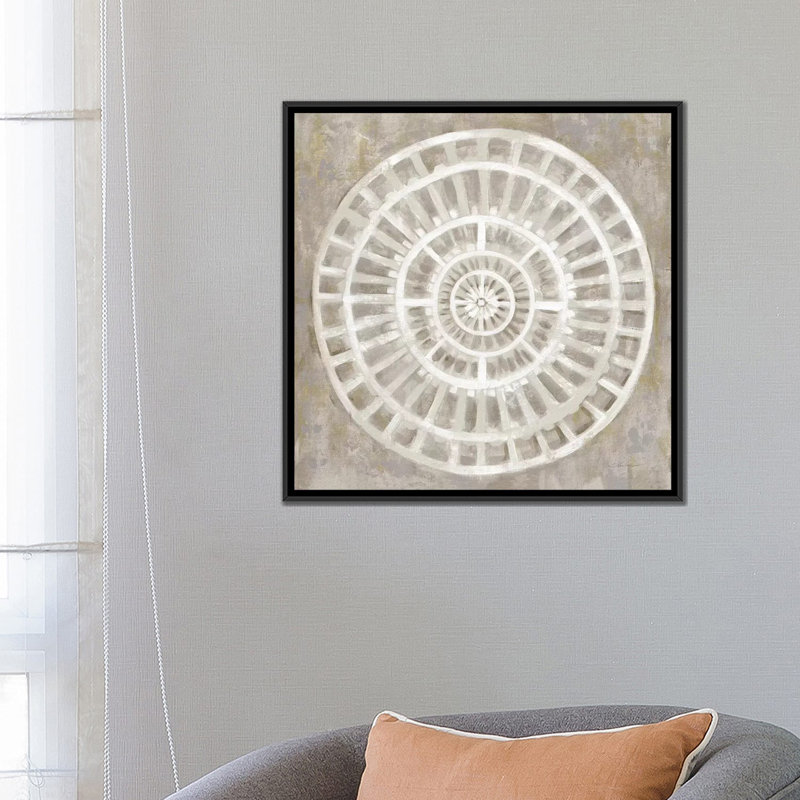 Lumière neutre médaillon texturé par Silvia Vassileva - impression, Toile avec cadre noir, H 26 po x l 26 po x P 1,5 po
