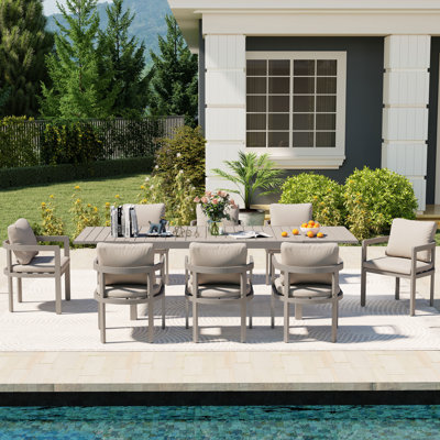 8- Person Outdoor Patio Dining Set With Extendable Rectangular Table