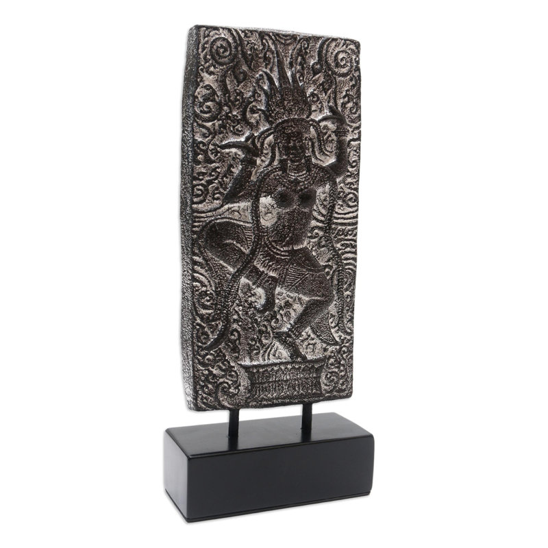 Alece Sculpture