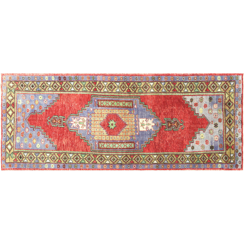 Tapis de couloir unique en laine noué à la main des années 1960 de 3 pi 9 po x 9 pi 4 po en rouge / mauve / vert