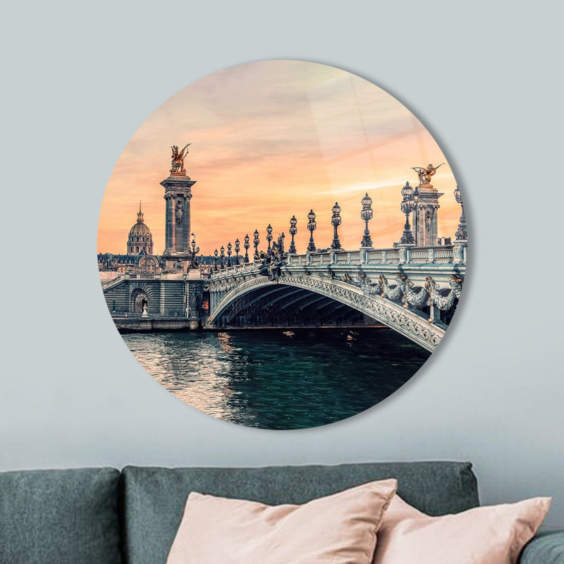 Art mural en verre trempé mettant en vedette le paysage urbain du pont d'Alexandre III, idéal pour ajouter de l'élégance à votre décor