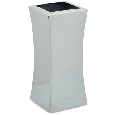 Grand vase carré en argent martelé 9403