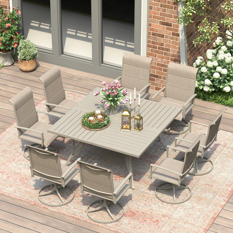 Ensemble de salle à manger de patio avec 8 chaises pivotantes rembourrées et une table carrée de 59 po, Beige / Beige