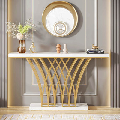 Console de 60 po en or, table d'entrée moderne en faux marbre avec base en métal quadrillé, table d'appoint étroite pour le salon, le couloir, le vestibule, le blanc et l'or