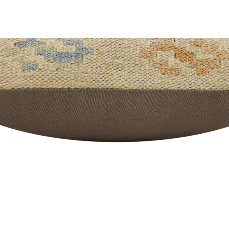 Oreiller rustique en kilim tissé à la main Caballer - 17 po x 18 po Rustic, H 16 po x l 18 po, Beige / rouge / bleu turc 1