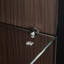 Armoire éclairée de 51,2 po de hauteur avec porte en verre trempé - cadre en métal, éclairage à DEL, minimaliste moderne pour le salon, le bureau, le cadre d'étude et l'éclairage