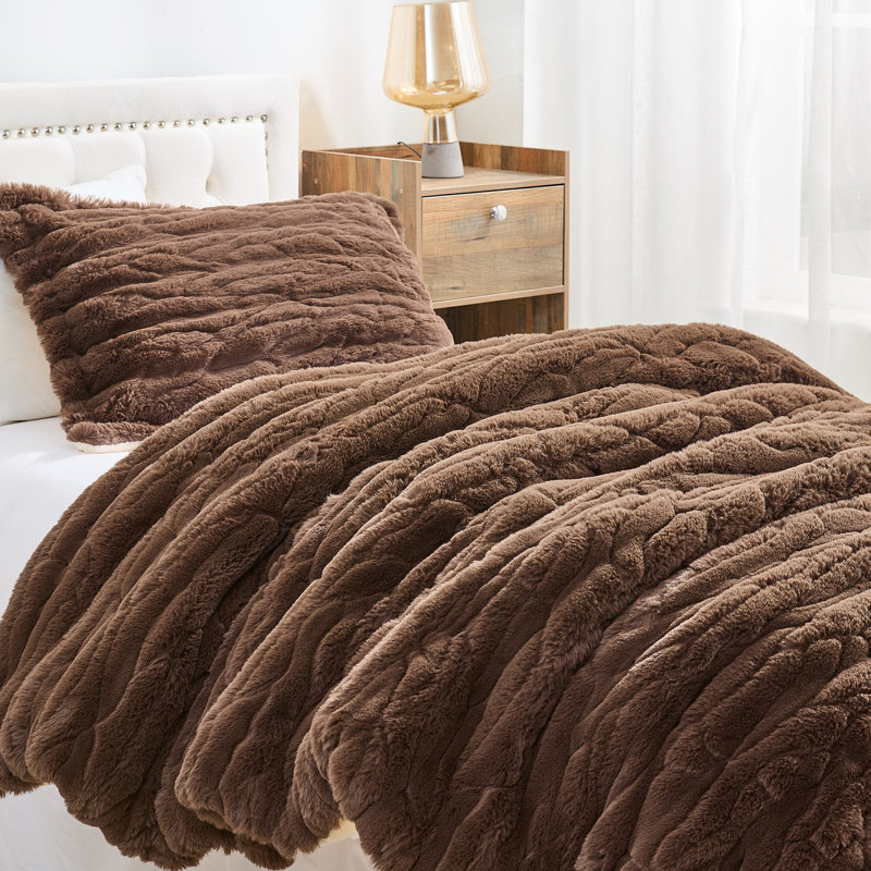 Yule Log Chunky Bunny - Coma Inducer Oversized Comforter Set - Chestnut, Twin XL Comforter + 1 Standard Sham
