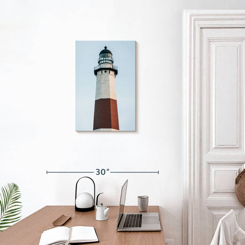 Phare à New York, 24" H x 16" W