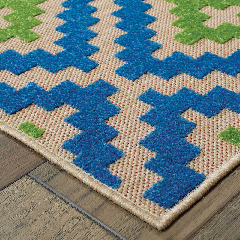 Evyanna Geometric Indoor / Outdoor Rug, Runner 2'3" x 7'6"