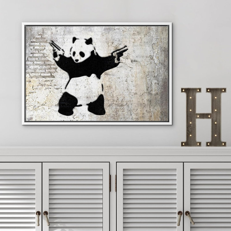 Panda de Banksy avec des armes de poing sur le mur des villes, impression numérique sur toile, H 16 po x l 24 po x P 1,5 po