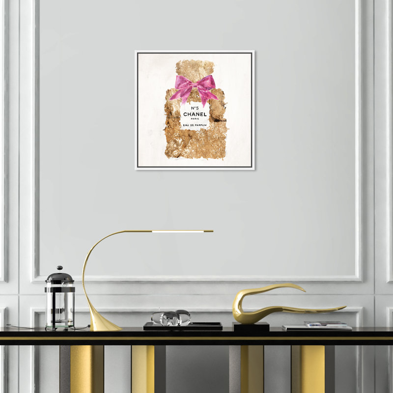 Pure Gold Dust Scent Fashion par Oliver Gal - impression encadrée sur papier encadré, H 20 po x l 20 po x P 1,5 po