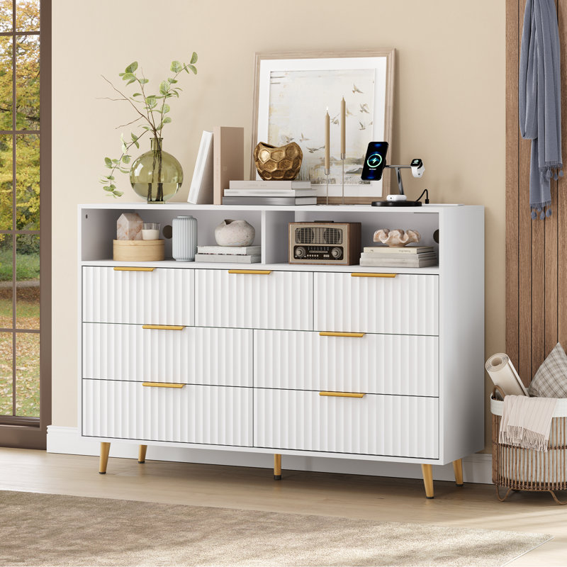 Commode 7 tiroirs pour chambre à coucher, commodes de 53,9 po de largeur - Tiroirs en bois cannelé avec poignée dorée, commode moderne pour le salon, blanc