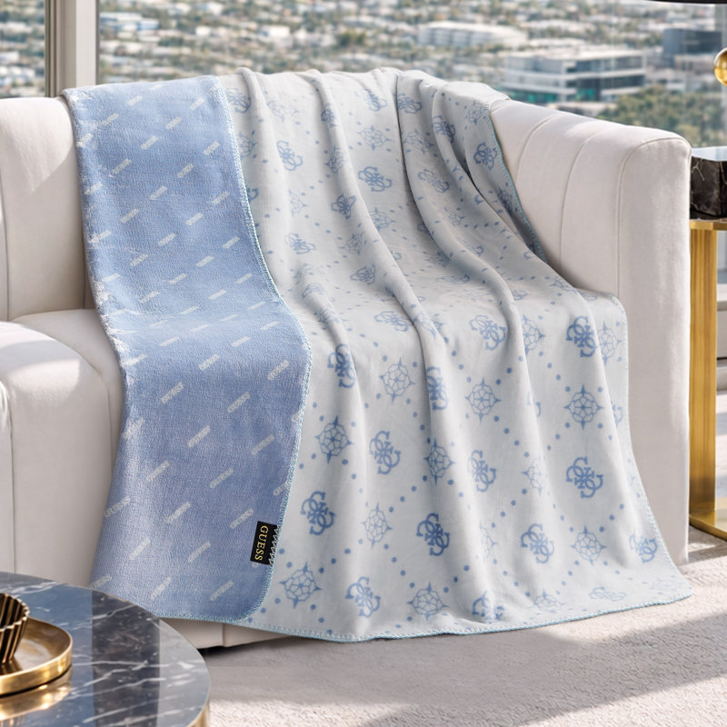 Jeté en peluche inversé Guess, Logo G-Volve bleu / diagonal