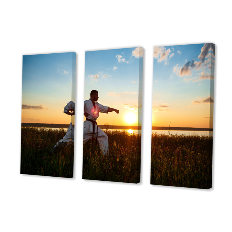 «Man Training Karate In Field At Sunrise», ensemble d'art sur toile aérobie et musculation, H 32 po x l 48 po