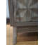 Armoire de rangement polyvalente avec portes en relief élégantes pour différentes pièces