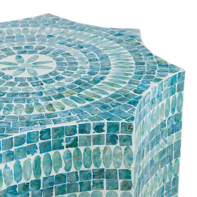 Tabouret 17 po x 17 po x 20 po avec motif Capiz, bleu multi