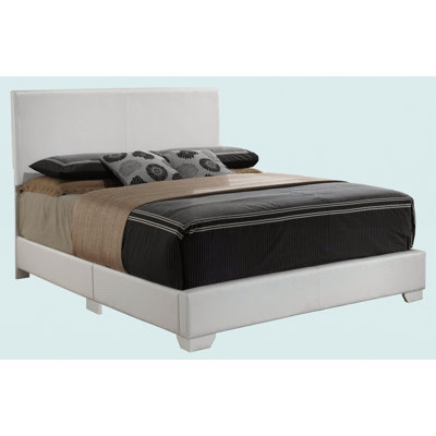 Casual Queen Bed For Relaxed Spaces