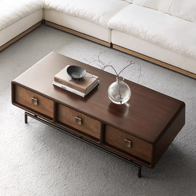 Table basse de style médiéval américain