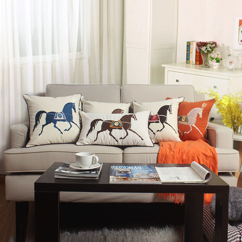  Housse de coussin en coton brodé