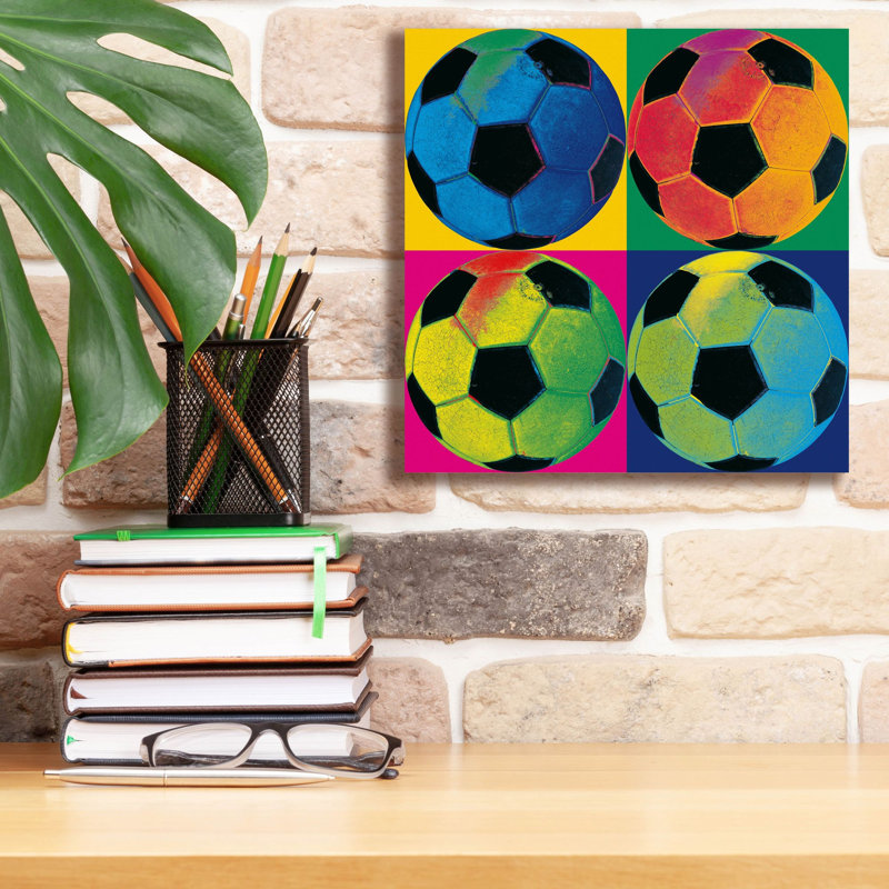 Toile épique Graffiti «Ball Four Soccer C» par Wild Apple, 12 po x 12 po, H 12 po x l 12 po
