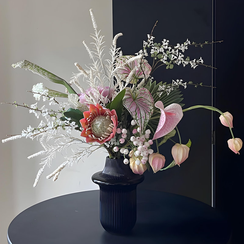 Ornements de fleurs simulées