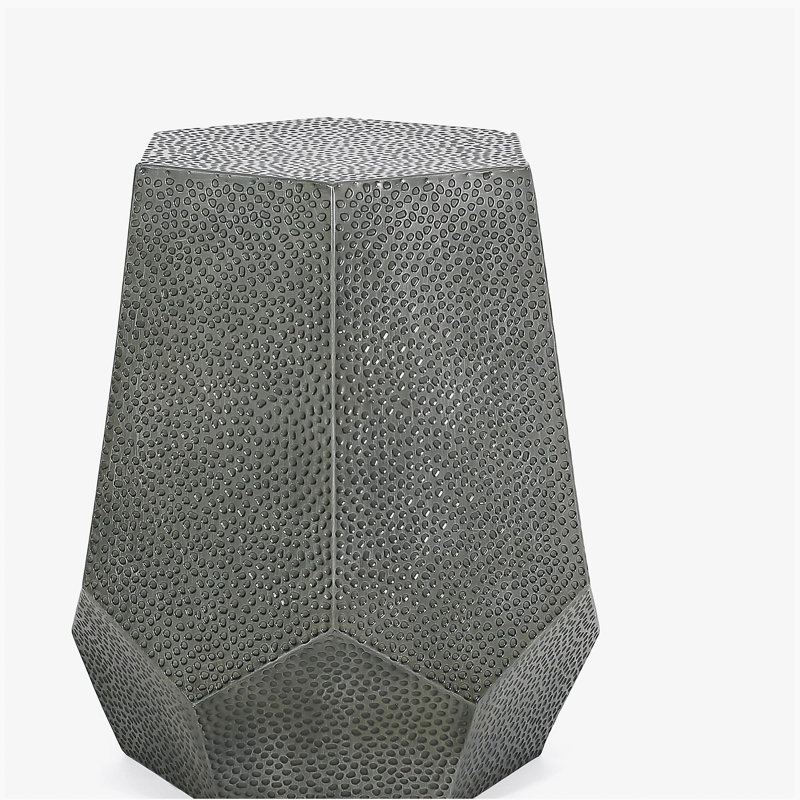 Table de bout en métal martelé, Argent antique