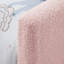 Lit simple tapissier à boucle simple rose, avec une jolie tête d'oreille de lapin, des panneaux et un espace de rangement pour la conception du lit