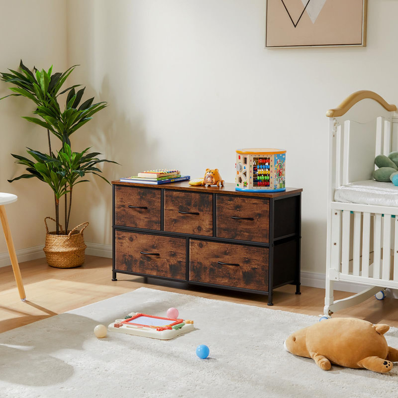 Bengkulu 37.99'' W 5 - Drawer Dresser, Brown