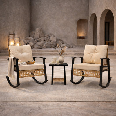 Ensemble de conversation d'extérieur pour 2, ensemble de chaises berçantes 3 pièces avec table d'appoint à 2 niveaux, meubles de patio tissés noirs et beiges pour petits espaces