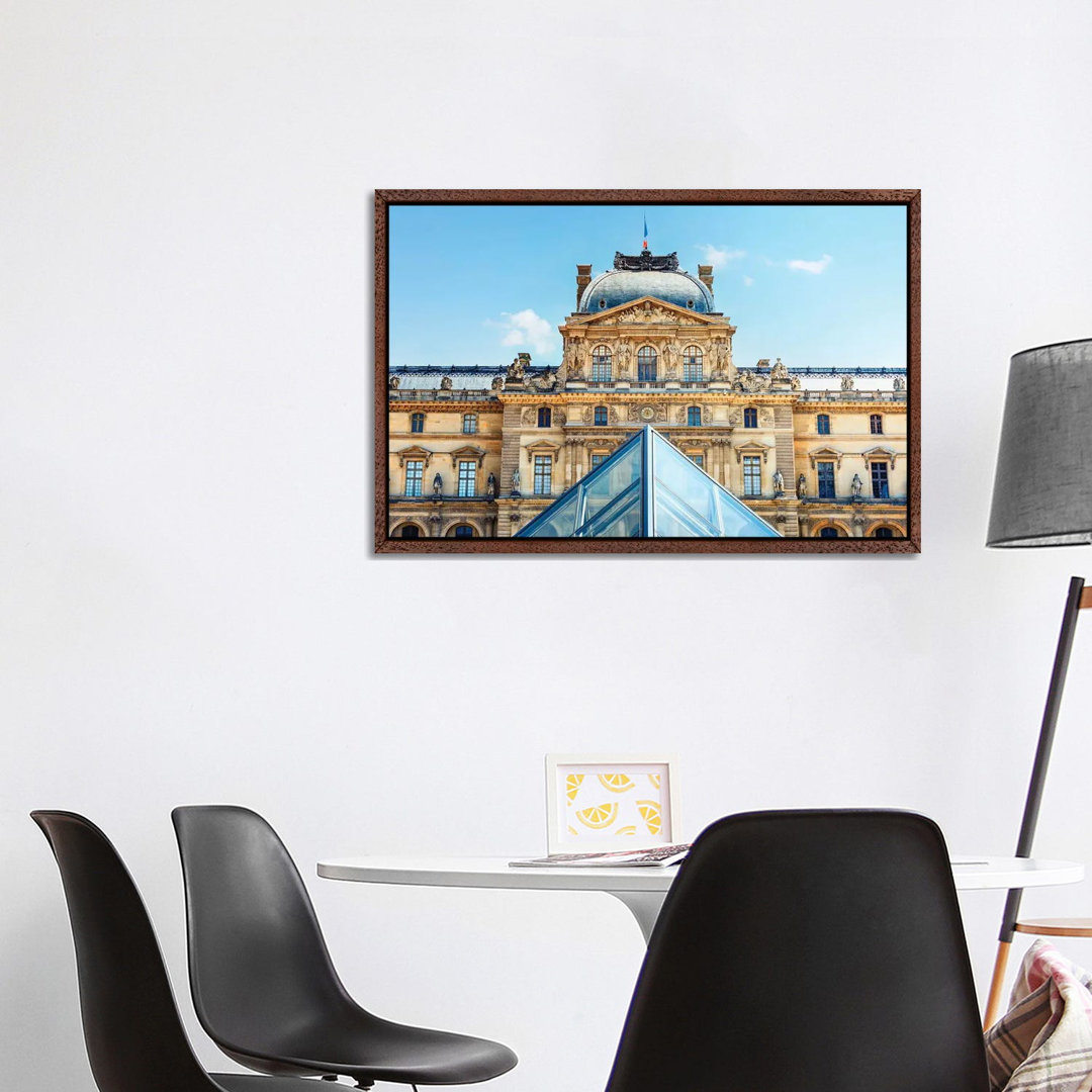 Louvre Architektur von Manjik Pictures - Galerie-umwickelte Leinwand Giclée auf Leinwand