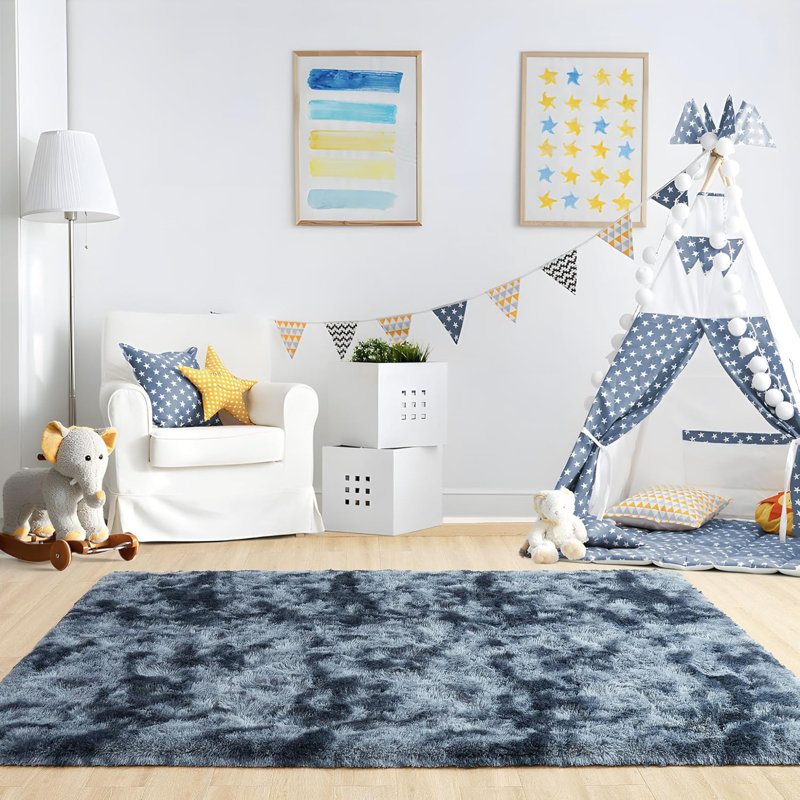 Tapis à poil long Antonije Tie Dye, Bleu clair, Rectangle de 5 pi x 8 pi