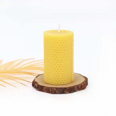 Hand‑Rolled Honeycomb Beeswax Pillar Candles, Unscented Decorative Column Candle for Dining Table, Wedding, Holiday & Home Mantel Decor, 3.35 in H x 1.97 in D, Long Burn Time