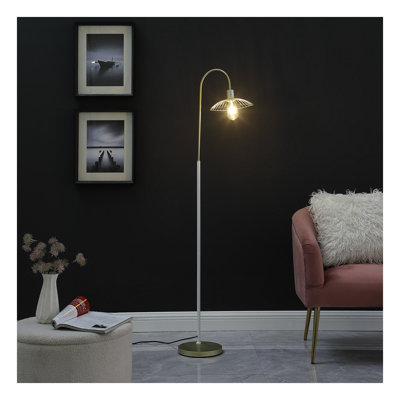 Lampe sur pied de ferme industrielle 64,25 pouces avec abat-jour cage en métal - finition or mat satiné et blanc avec interrupteur à pédale