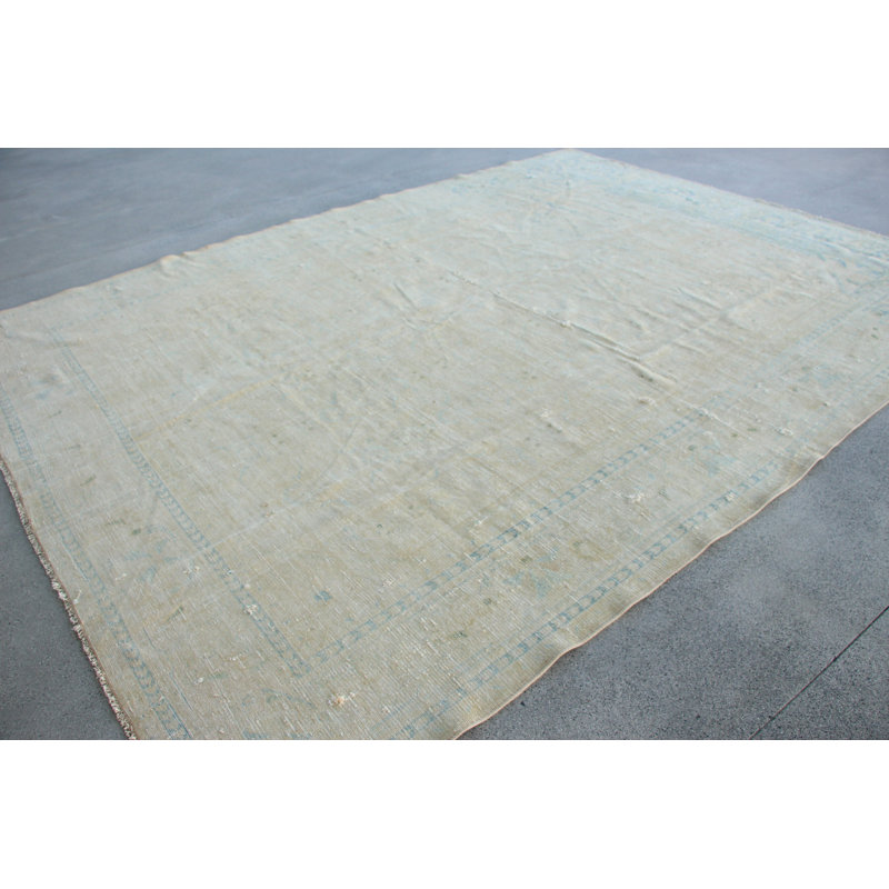 Élégant tapis tissé à la main à motif floral bleu doux et beige pour une décoration d'inspiration rétro