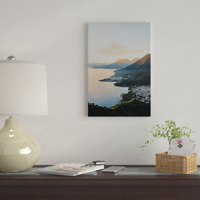 « lake atitlán, guatemala i » par luke anthony gram, reproduction d’impression sur toile tendue, H 26 po x l 18 po x P 1,5 po