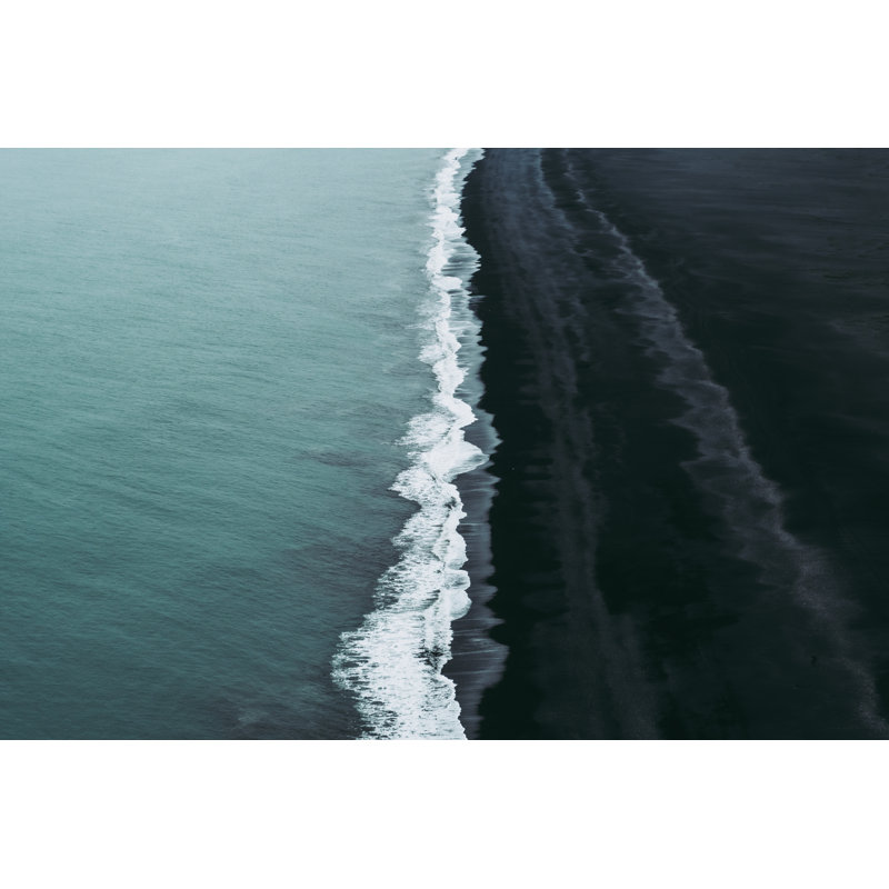 «Black Sand Beach» par Tifonimage - Photographie sur toile tendue, H 32 po x l 48 po