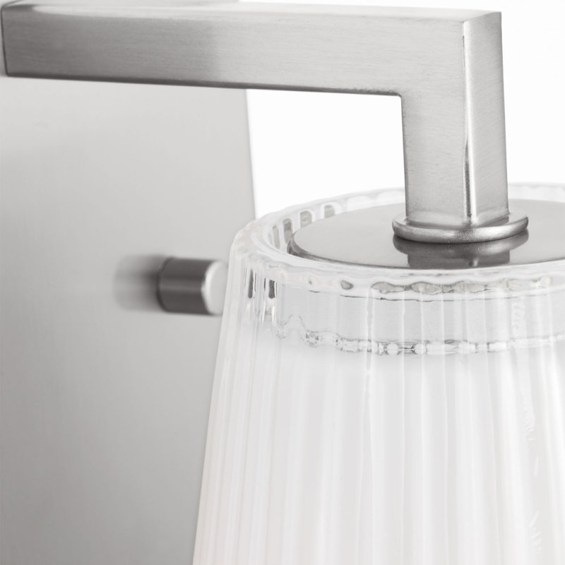 Petit meuble-lavabo Upson de Génération Éclairage , Une lumière, H 7,75 po x l 5 po x P 6,25 po, Nickel brossé