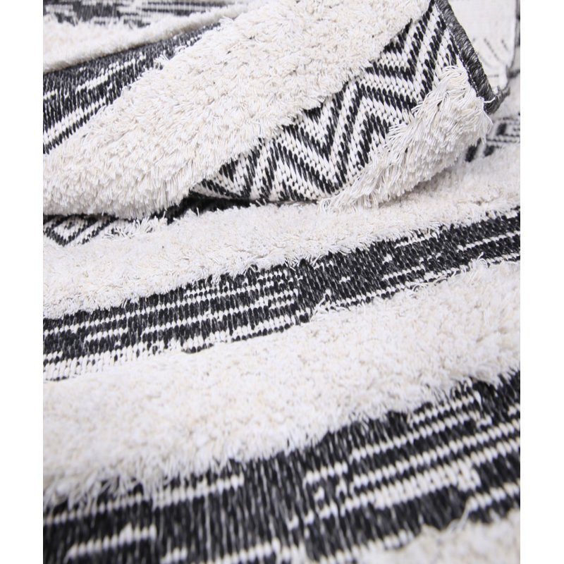 Tapis noir / gris en coton tissé à la machine Nebraska, Rectangle 4 pi 11 po x 7 pi 3 po