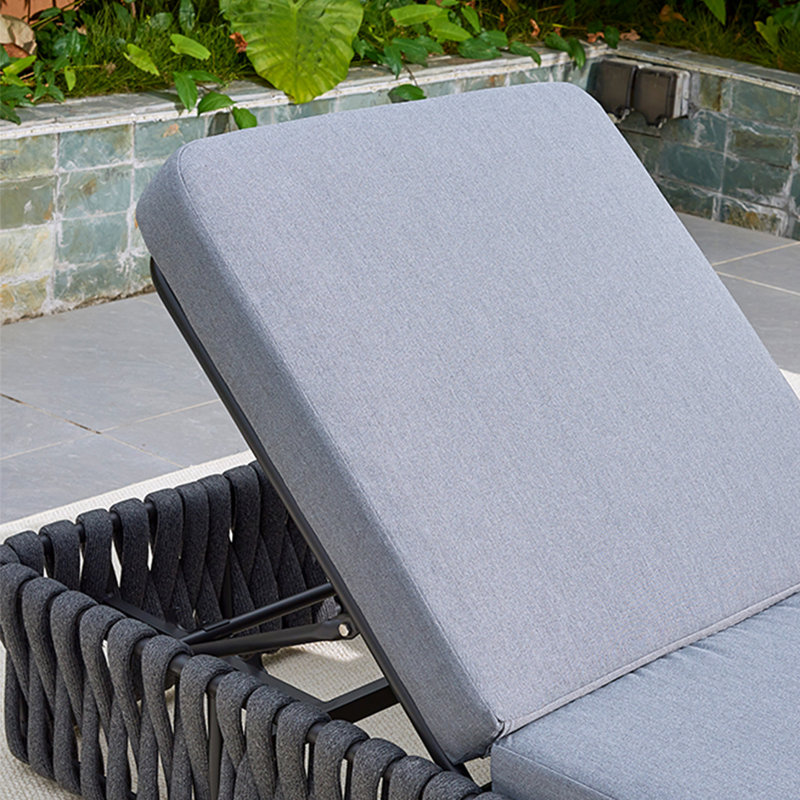 Resort-Style Outdoor Rope Lounge Chair Outdoor Single chaise with Cushions