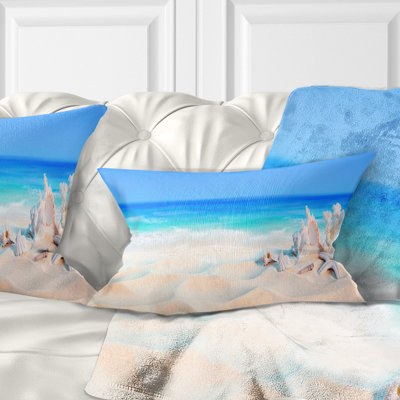 Coussin Beach Seashells on Seashore