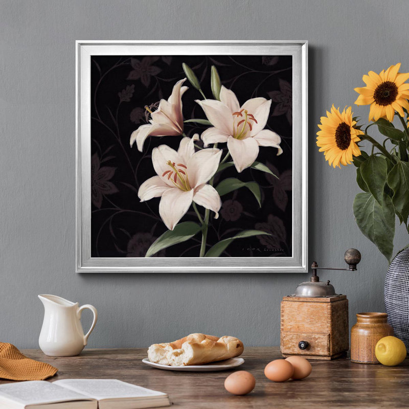 Lily Elegante - peinture sur toile encadrée, Argent, H 17,5 po x l 17,5 po x P 1,5 po