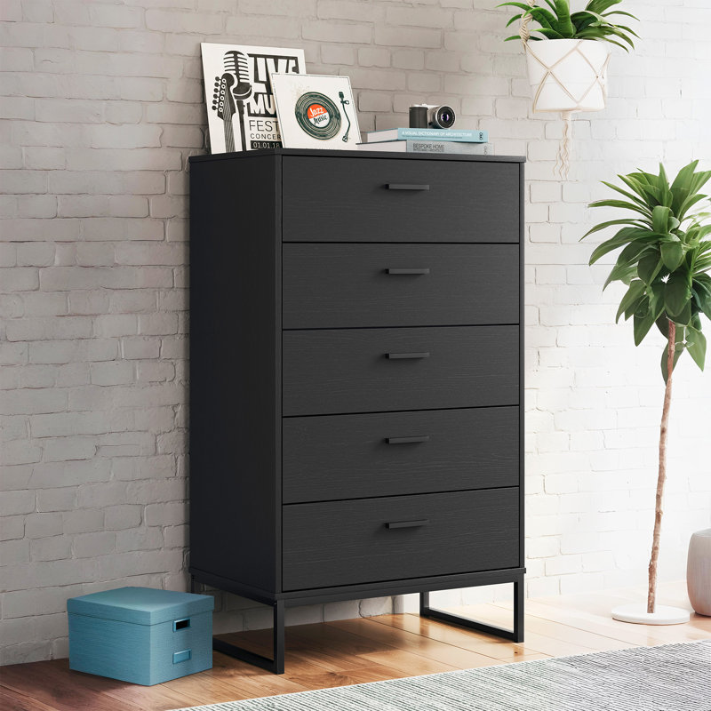 Bosnjak 29.88'' W 5 - Drawer Dresser, Black