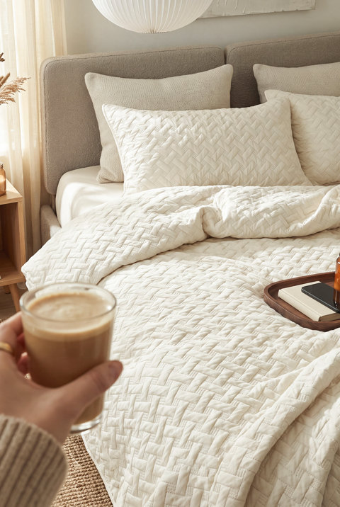 Soft quilt bedding set