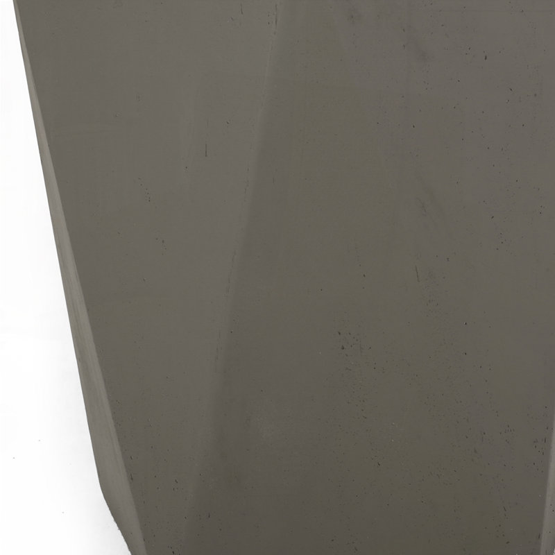 Table d'appoint de patio avec plateau pentagonal et base solide, Gris clair