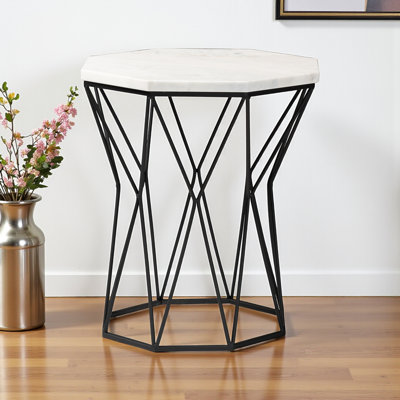 Galen est une table de bout moderne et contemporaine en métal noir et marbre.