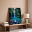 Reproduction d'art sur toile, "Une scène sereine dans une forêt avec une cascade majestueuse en cascade vers le bas"-2033464274