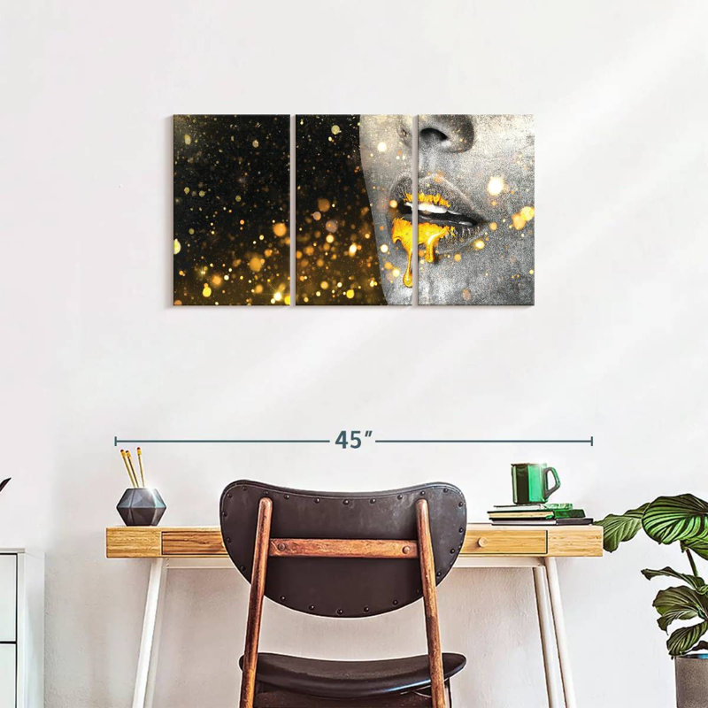 «Gold Glitter Lips Paint Drip», reproduction sur toile 3 pièces par Shawn's Illusions, H 18 po x l 38 po x P 1,25 po